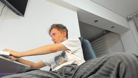 Snapshot of vibemygirl chatting on January 31, 2025, 6:03 pm vibemygirl online show from January 31, 2025, 6:03 pm