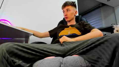 Snapshot of vibemygirl chatting on February 20, 2025, 11:53 am vibemygirl online show from February 20, 2025, 11:53 am