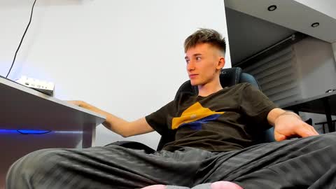 Snapshot of vibemygirl chatting on February 20, 2025, 2:57 pm vibemygirl online show from February 20, 2025, 2:57 pm