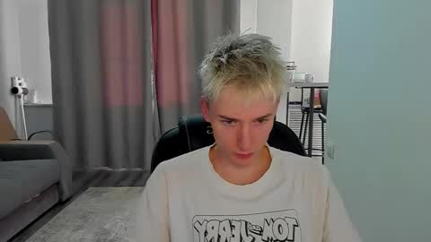 Snapshot of vibemygirl chatting on September 22, 2025, 10:06 am vibemygirl online show from September 22, 2025, 10:06 am