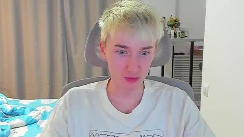 Snapshot of vibemygirl chatting on October 9, 2025, 10:02 am vibemygirl online show from October 9, 2025, 10:02 am