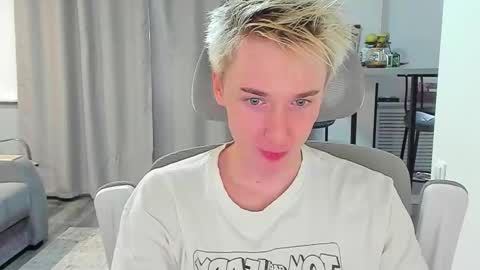 Snapshot of vibemygirl chatting on October 11, 2025, 10:36 am vibemygirl online show from October 11, 2025, 10:36 am