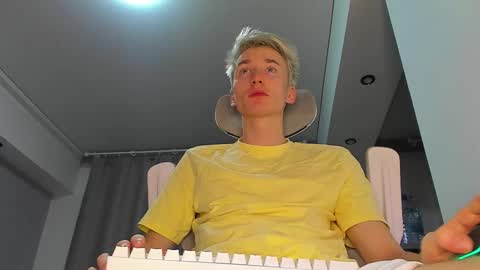 Snapshot of vibemygirl chatting on October 15, 2025, 11:43 am vibemygirl online show from October 15, 2025, 11:43 am