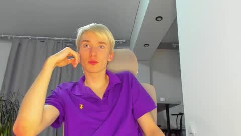 Snapshot of vibemygirl chatting on November 10, 2025, 5:01 pm vibemygirl online show from November 10, 2025, 5:01 pm