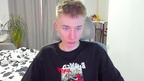 vibemygirl online show from December 18, 2025, 9:04 am