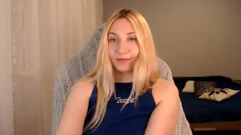 Amelia online show from December 19, 2025, 6:37 pm