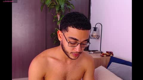 Vic online show from January 7, 2025, 12:55 am