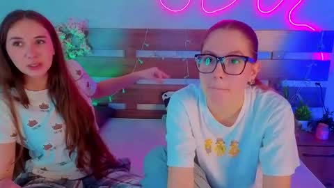 Stacy  Charlotte Lolaon keyboard online show from December 15, 2025, 12:42 pm