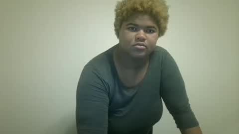 Snapshot of vickiryder56 chatting on November 14, 2025, 5:17 am vickiryder56 online show from November 14, 2025, 5:17 am