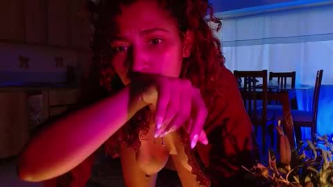 Snapshot of vicky_crazy chatting on January 3, 2025, 10:51 pm Vicky online show from January 3, 2025, 10:51 pm