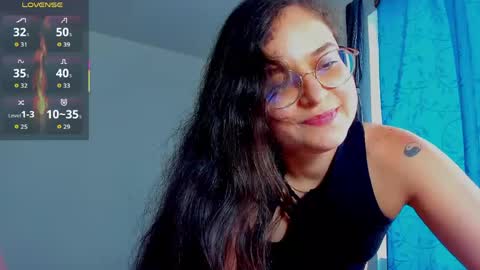 Snapshot of vicky_cristinax chatting on May 25, 2026, 9:43 pm Vicky online show from May 25, 2026, 9:43 pm