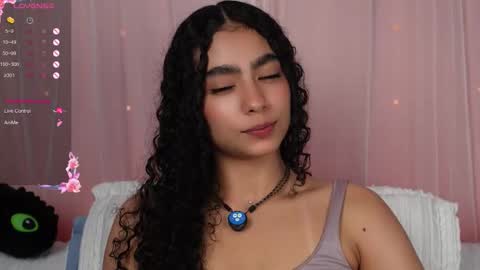 Snapshot of vicky_curly chatting on September 14, 2025, 4:06 pm vicky_curly online show from September 14, 2025, 4:06 pm