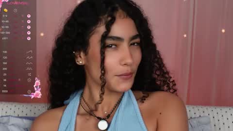 Snapshot of vicky_curly chatting on October 10, 2025, 2:10 am vicky_curly online show from October 10, 2025, 2:10 am