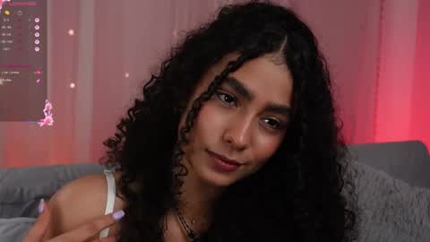 Snapshot of vicky_curly chatting on November 2, 2025, 1:08 am vicky_curly online show from November 2, 2025, 1:08 am