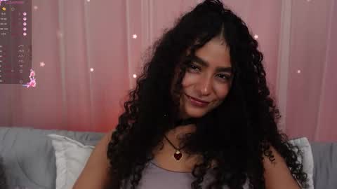 Snapshot of vicky_curly chatting on November 4, 2025, 12:32 am vicky_curly online show from November 4, 2025, 12:32 am