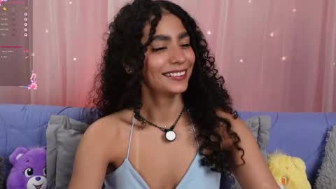 Snapshot of vicky_curly chatting on November 13, 2025, 12:31 am vicky_curly online show from November 13, 2025, 12:31 am