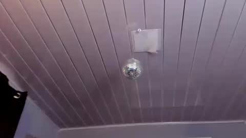  Vicky  online show from March 25, 2026, 1:17 pm