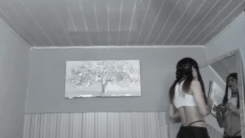  Vicky  online show from April 5, 2026, 2:03 pm