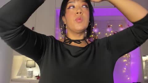 V I C K Y online show from December 4, 2025, 12:14 pm