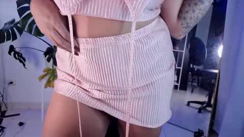 Snapshot of vickygrey1 chatting on December 14, 2025, 7:51 pm Vicky Greys online show from December 14, 2025, 7:51 pm