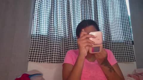 Snapshot of vickyhm22 chatting on September 27, 2025, 10:42 am vickyhm22 online show from September 27, 2025, 10:42 am