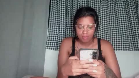 Snapshot of vickyhm22 chatting on October 2, 2025, 2:51 am vickyhm22 online show from October 2, 2025, 2:51 am