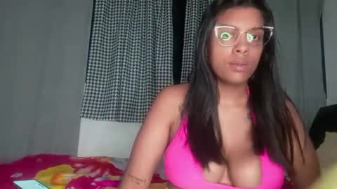 Snapshot of vickyhm22 chatting on October 6, 2025, 3:26 am vickyhm22 online show from October 6, 2025, 3:26 am