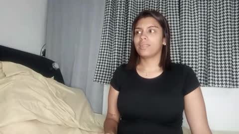 Snapshot of vickyhm22 chatting on December 4, 2025, 6:12 am vickyhm22 online show from December 4, 2025, 6:12 am