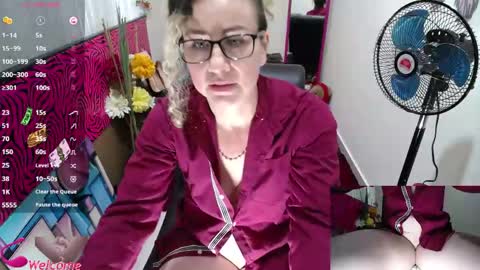 Valentina online show from June 4, 2026, 7:53 pm