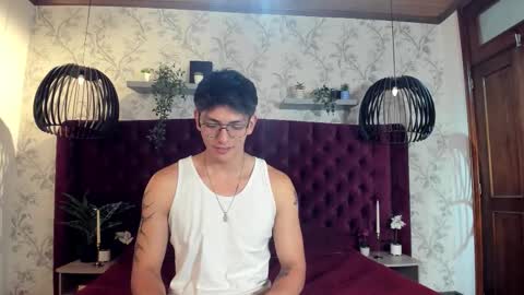 Snapshot of victor_oliveira_ chatting on March 26, 2026, 8:58 pm Victor Oliveira online show from March 26, 2026, 8:58 pm