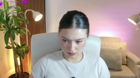 Snapshot of victoria___moon chatting on April 9, 2026, 2:33 pm victoria online show from April 9, 2026, 2:33 pm