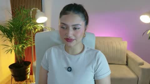 Snapshot of victoria___moon chatting on May 5, 2026, 1:30 pm victoria online show from May 5, 2026, 1:30 pm