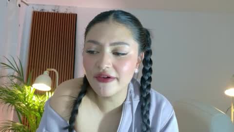 Snapshot of victoria___moon chatting on May 11, 2026, 2:45 pm victoria online show from May 11, 2026, 2:45 pm