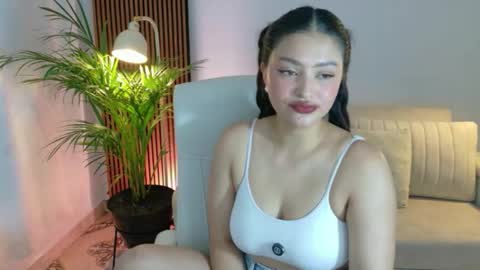 Snapshot of victoria___moon chatting on May 11, 2026, 4:04 pm victoria online show from May 11, 2026, 4:04 pm