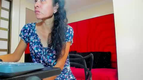 Victoria  grey  online show from May 14, 2026, 7:31 pm