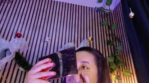 victorira online show from December 20, 2025, 10:39 pm