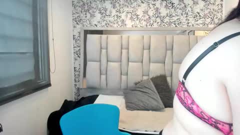  V I C T O R I A   online show from January 14, 2026, 12:00 pm