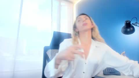 Victoria online show from November 17, 2025, 8:25 pm