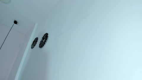 valentina online show from November 10, 2025, 11:42 am