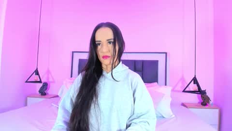 valentina online show from November 12, 2025, 9:32 am