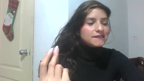 Snapshot of victoria_couture chatting on December 17, 2025, 11:44 pm victoria_couture online show from December 17, 2025, 11:44 pm