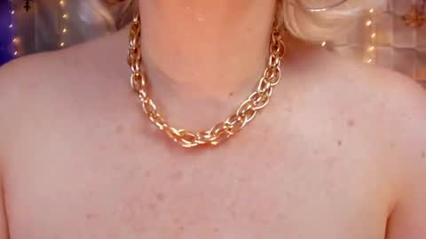 diorvictoria9 online show from January 6, 2025, 9:22 pm