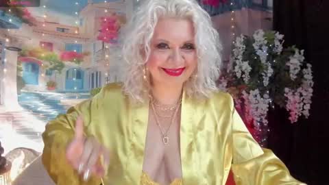 diorvictoria9 online show from September 18, 2025, 5:59 pm