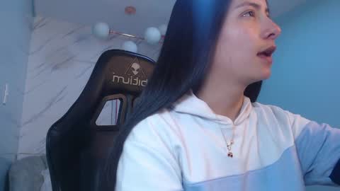 Snapshot of victoria_hernandez_t chatting on May 11, 2026, 1:17 pm Victoria online show from May 11, 2026, 1:17 pm