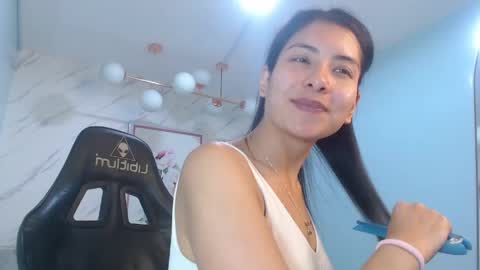 Snapshot of victoria_hernandez_t chatting on May 16, 2026, 12:59 pm Victoria online show from May 16, 2026, 12:59 pm
