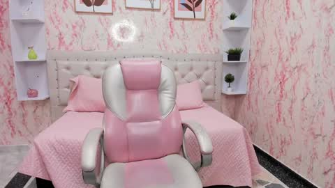 Victoria Houston  online show from December 27, 2024, 3:31 am