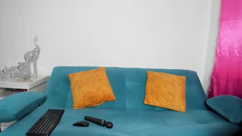 Victoria  online show from December 13, 2025, 7:53 pm