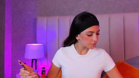 Snapshot of victoria_joliegb chatting on December 21, 2024, 11:55 am Victoria Lozano online show from December 21, 2024, 11:55 am