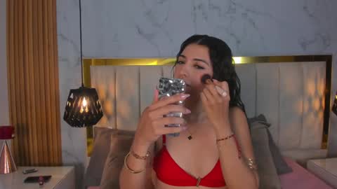 Snapshot of victoria_joliegb chatting on January 28, 2025, 12:43 pm Victoria Lozano online show from January 28, 2025, 12:43 pm