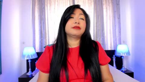 Snapshot of victoria_kim_lee chatting on June 4, 2026, 1:39 pm Victoria online show from June 4, 2026, 1:39 pm